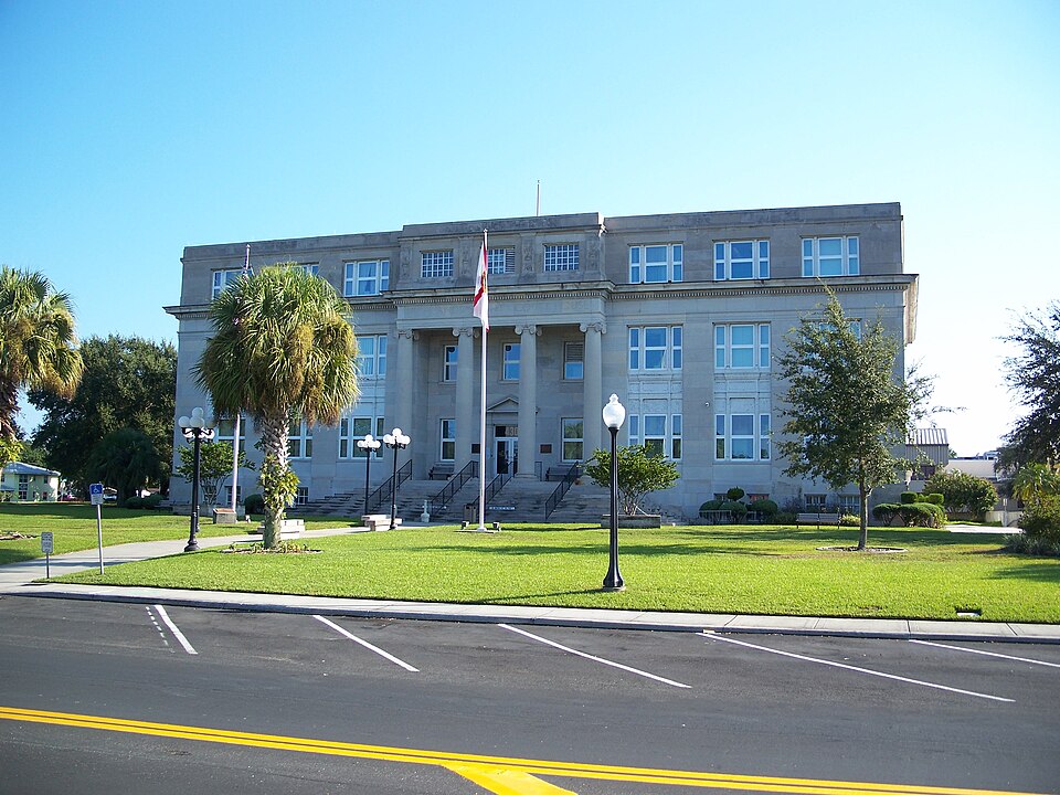 The Highlands County Courthouse in Sebring, Florida, where the motion was filed, photographed in September 2010